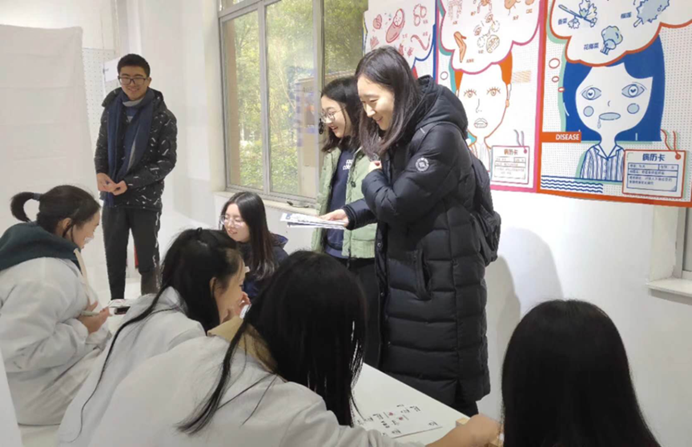 http://m.zcdmqni.cn/__local/E/15/F2/C6CF95A9D0178E285785842D2C7_327104DC_9467E.png